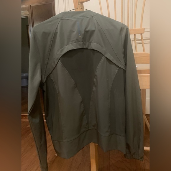 Lole ‘Sabrina’ army green lightweight activewear jacket - Picture 4 of 9